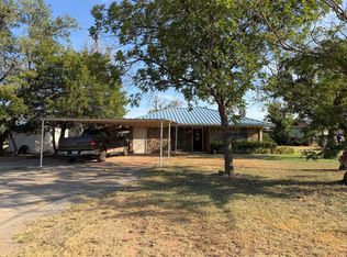 800 Avenue H SE, Childress, TX 79201