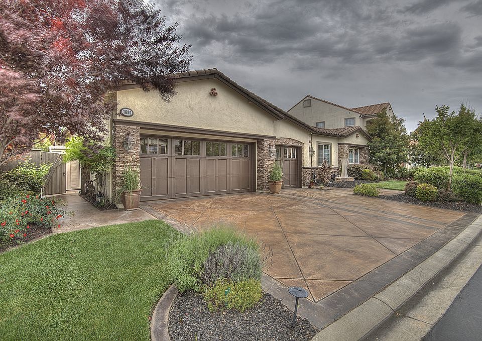 1st image of 1680 Stone Canyon Dr