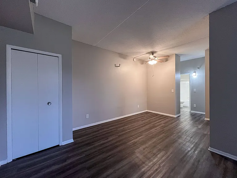 Huntington Green Apartments — Photo 76