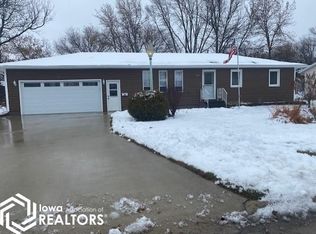470 7th St SW, Britt, IA 50423