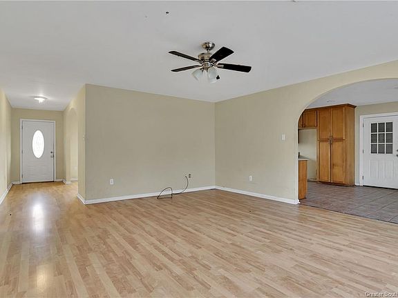 5th image of 2120 N Calcasieu Dr