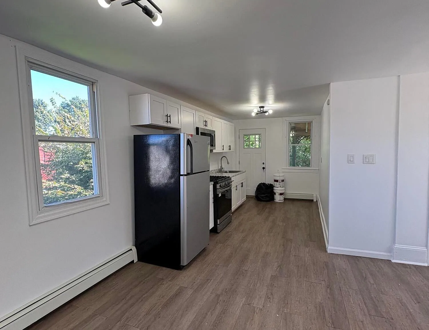 2 bed, 830 sqft, $1,100 — Photo 3