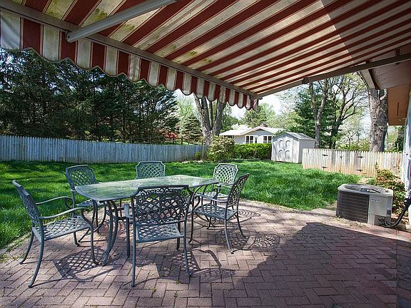 4th image of 3417 Country Hill Dr