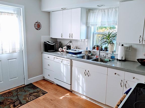 2nd image of 598 Highland Ave #2