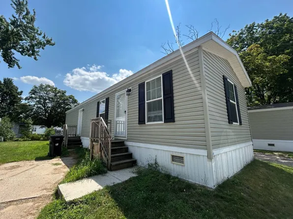 232 S Kenbrook St SE, Grand Rapids, MI 49548