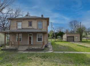 825 N 7th St, Arkansas City, KS 67005