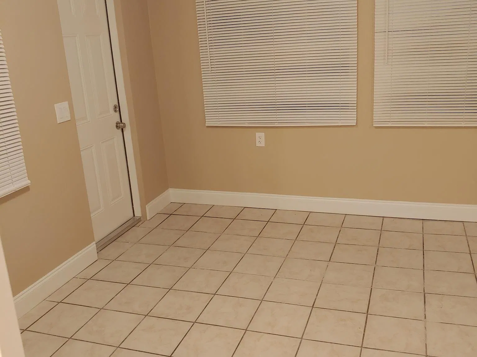 3 bed, 1600 sqft, $2,600 — Photo 3