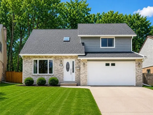 15 McLeod Ct, Kitchener, ON N2R 1A9