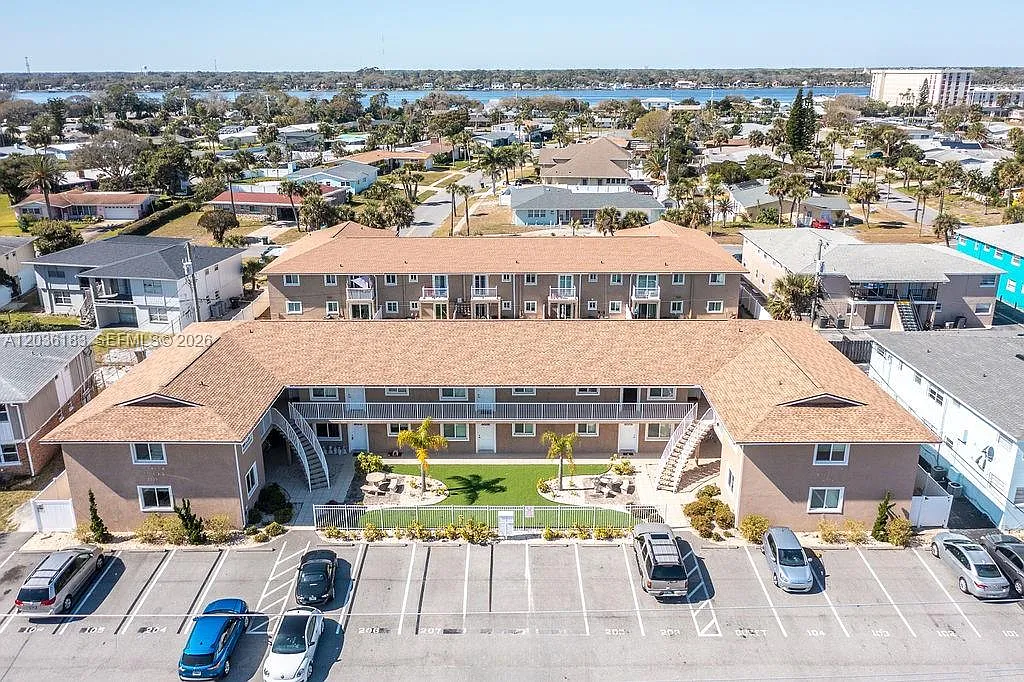 2 bed, 1.0 bath, $1,650 — Photo 1