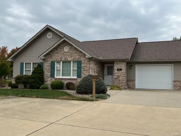 25 Meffert Ct, Highland, IL 62249