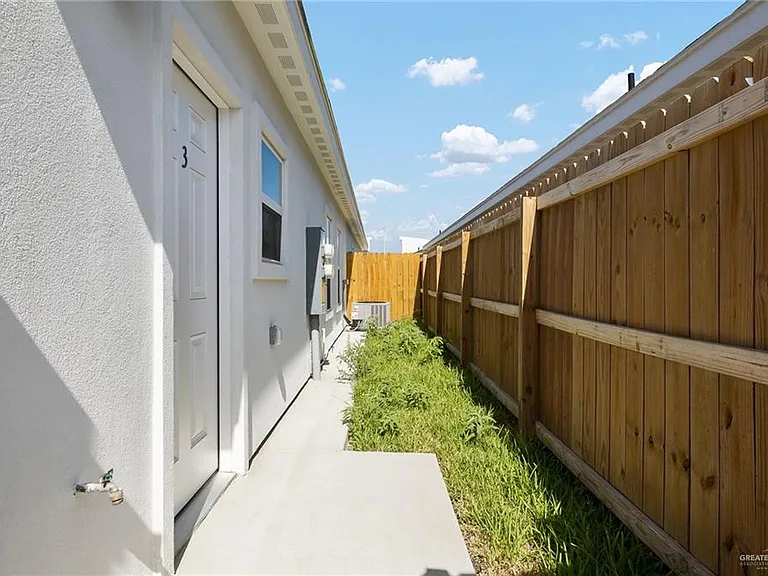609 N Onyx Ave #1 — Photo 14