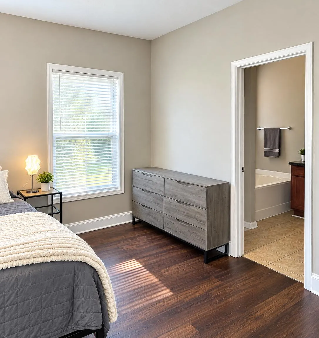 4 bed, 3.0 bath, 1872 sqft, $1,274 — Photo 3