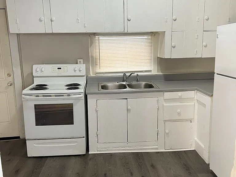 1527 SW Mulvane St — Photo 5