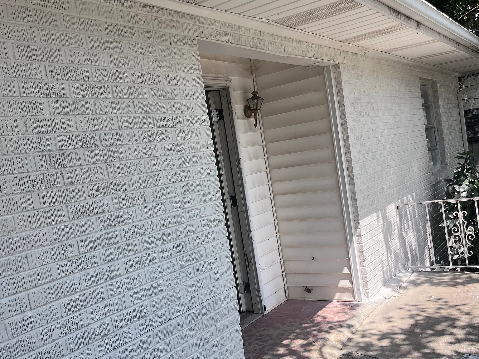312 Davis Park Rd — Photo 3