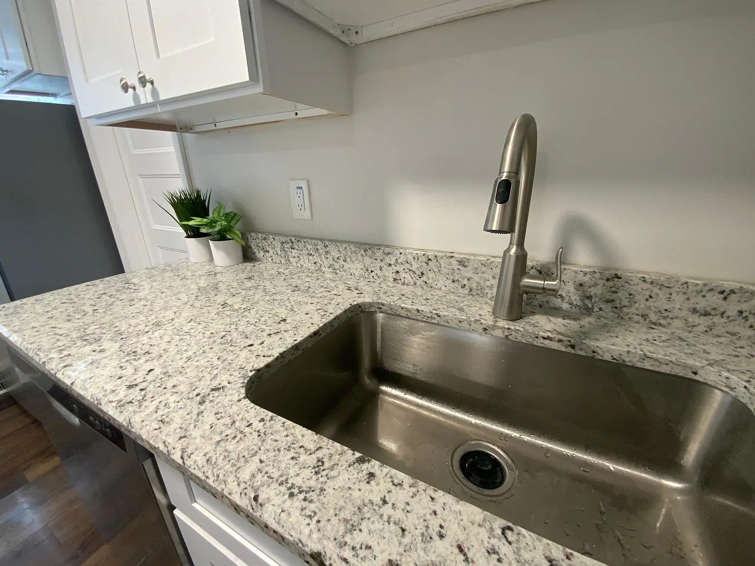 52 Church Ave — Photo 4