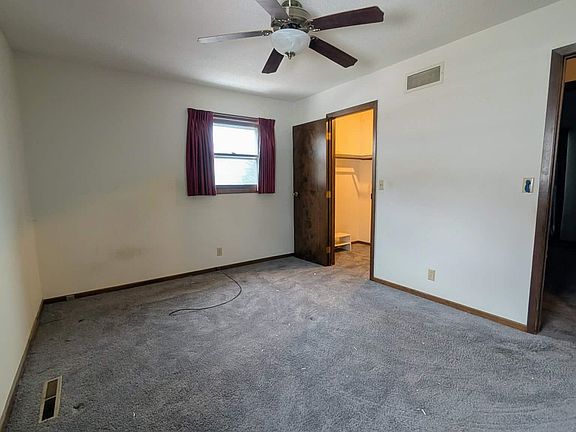 5th image of 903 Elmwood Dr