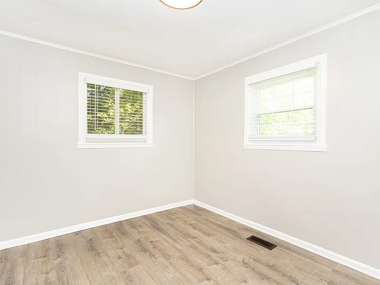 1635 Dogwood Dr — Photo 9