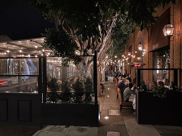 Walk to Michelin restaurants in the heart of Pacific Heights in under 10 min