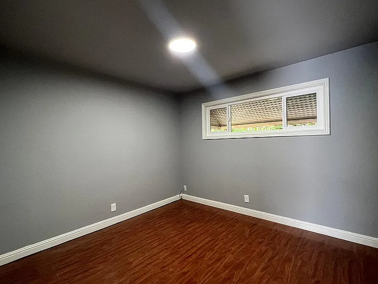 2245 Luz Ave #2 — Photo 4