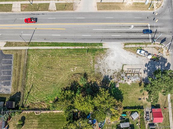 4th image of 680 E Pierson Rd
