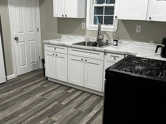 5th image of 126 Jones Ave #1