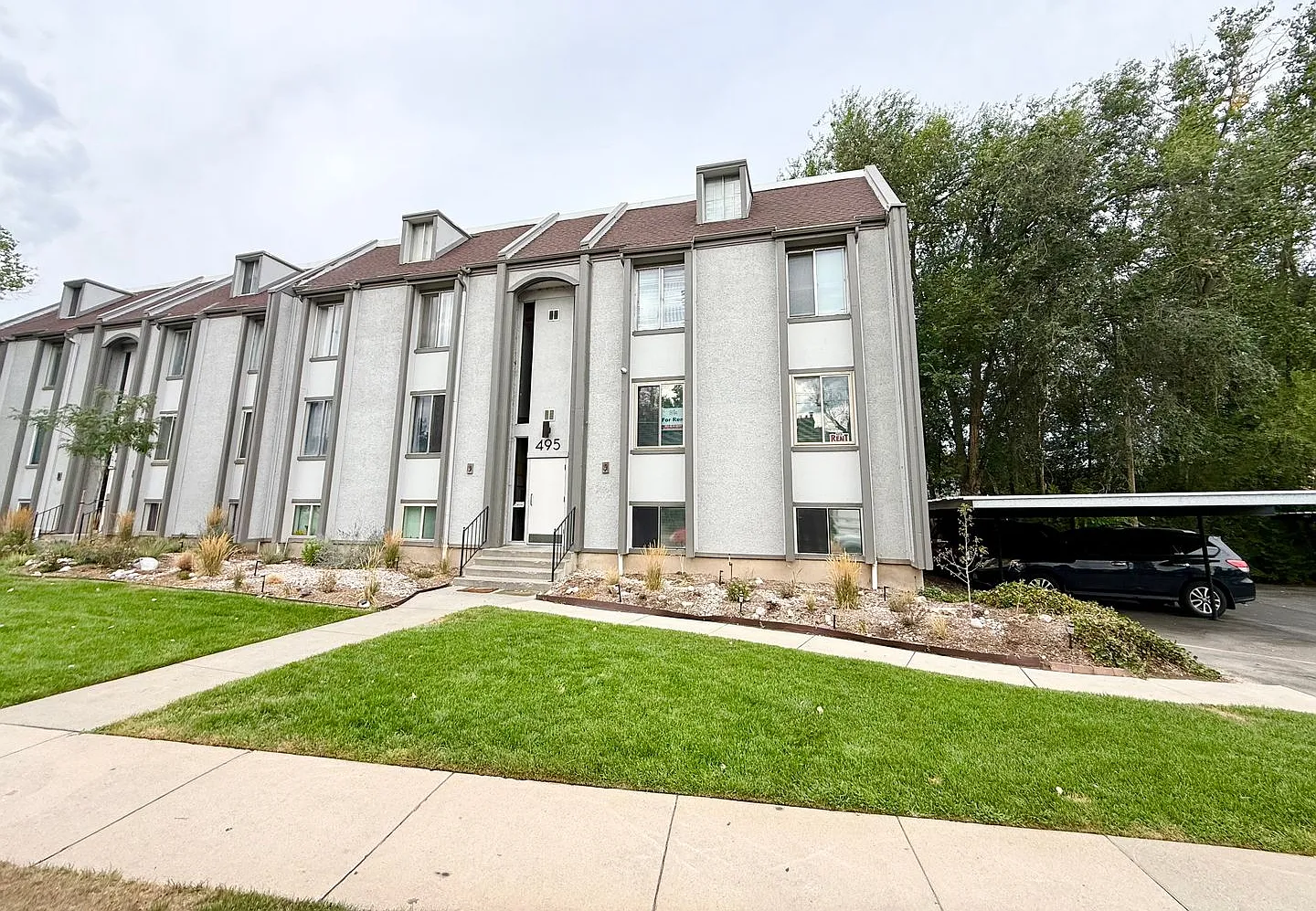 2 Bed Condo with a Private Creekside Patio Murray! — Photo 3