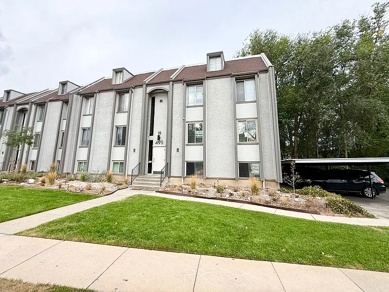 495 E Creekside Cir #D — Photo 3