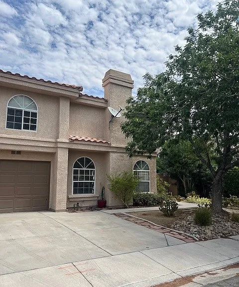 2840 Floral Peak Dr — Photo 2