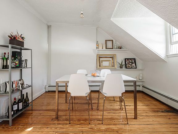 4th image of 313 W 20th St #2