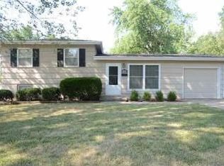 509 NW Ward Ln, Lees Summit, MO 64063