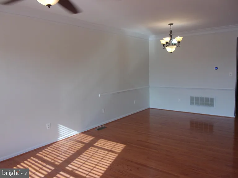 25929 Kirkwood Sq — Photo 12