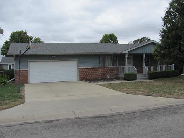1st image of 1420 Louise Ln