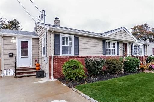 3rd image of 53 Sampson Ave