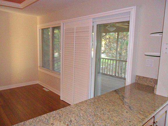 5th image of 8235 Meadow Ln