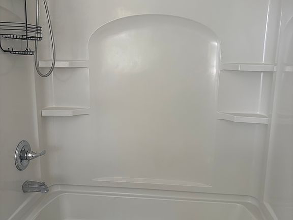 5th image of 1 Red Mill Ln #1B