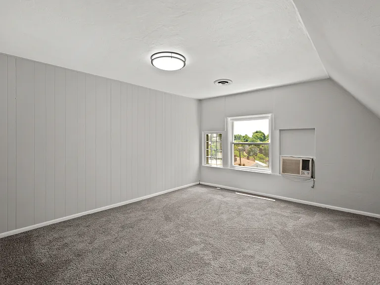 1025 Brownsville Rd #4 — Photo 4