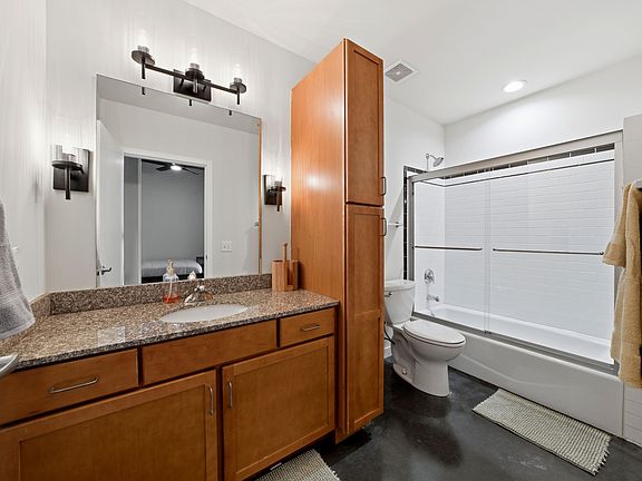 5th image of 620 Glen Iris Dr NE Unit 507