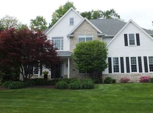 8716 Willow Pond Blvd, Sylvania, OH 43560