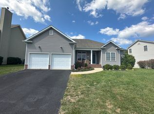 605 Masters Dr, Cross Junction, VA 22625