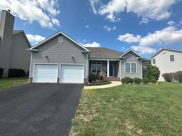 605 Masters Dr, Cross Junction, VA 22625