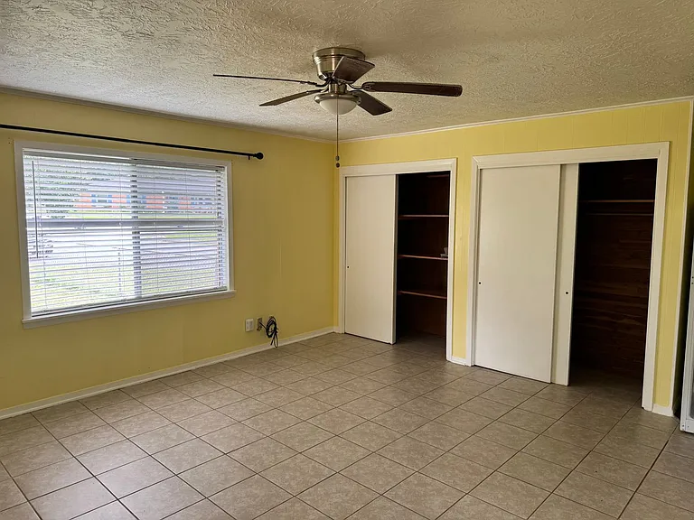 3011 Brentwood Dr #B — Photo 2