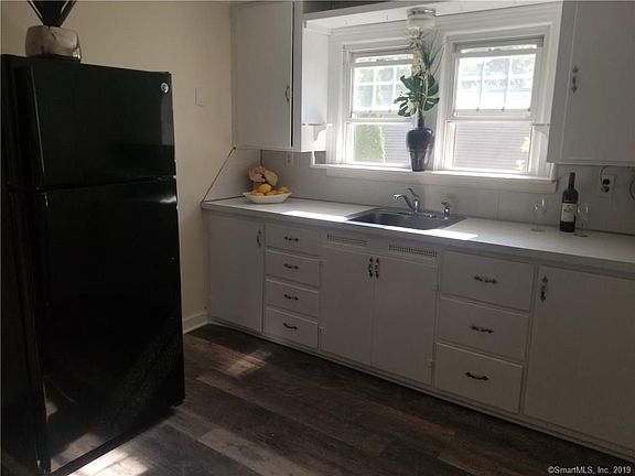 3rd image of 19 Winthrop St #S2