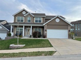 116 Winding Bluffs Ct, Fenton, MO