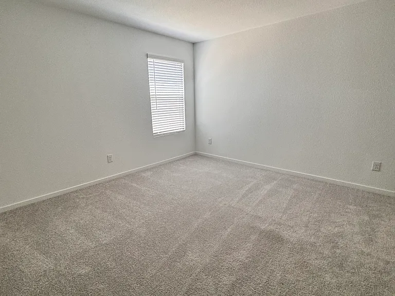 2036 Stable Ln — Photo 16