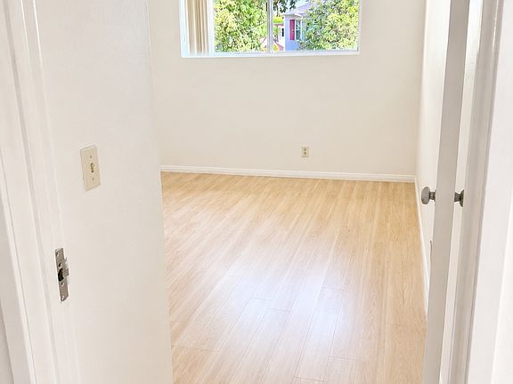 3rd image of 1305 E Carlton Dr #7