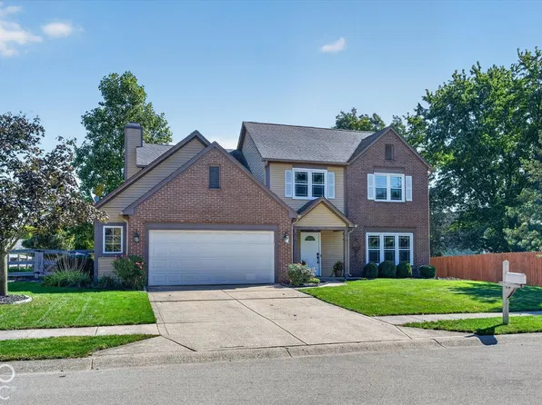 7567 Meadow Ridge Dr, Fishers, IN 46038