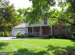 6 Santina Ct, Lawrence Township, NJ 08648
