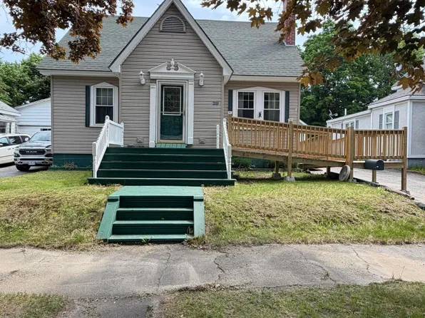 29 Somerset Street, Millinocket, ME 04462