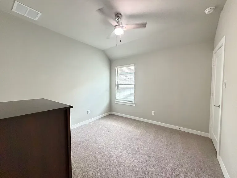 1280 Manfreda St — Photo 21