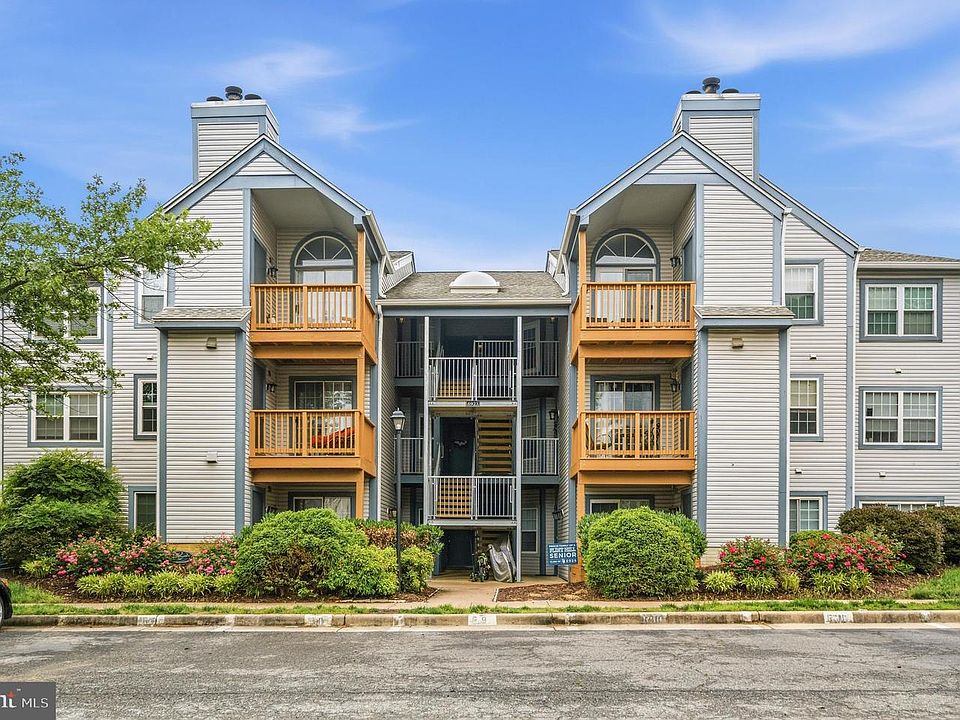 1st image of 6923 Victoria Dr Unit B